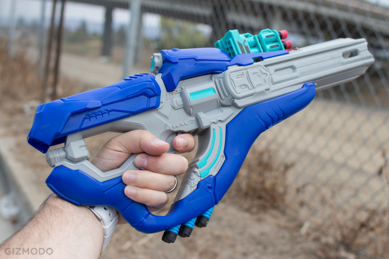 Illustration for article titled Review: BOOMco's Halo Dart Guns Aren't All a Gamer's Dream Come True